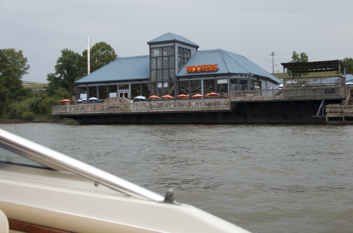 Ohio River Hooters